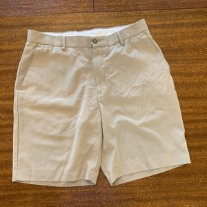 Men’s golf shorts